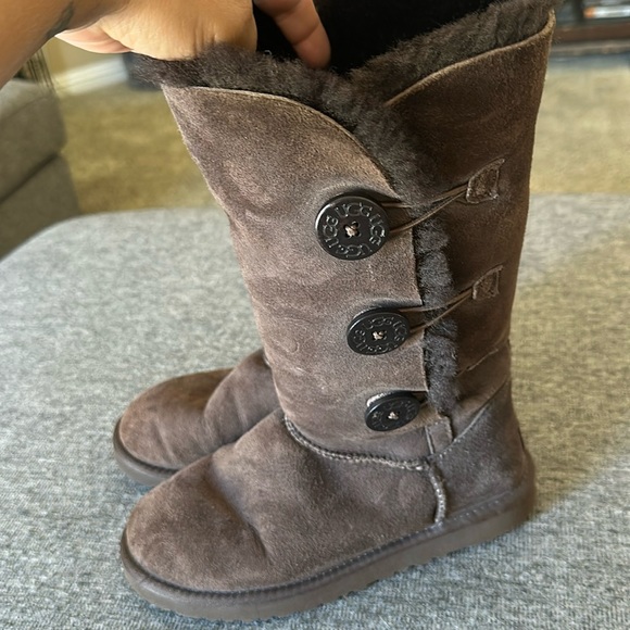 UGG Shoes - UGG brown